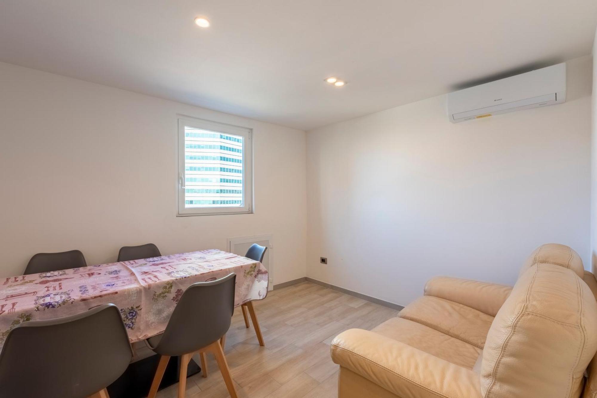 Apartment Joivy Pleasant 2br Flat Next To Port