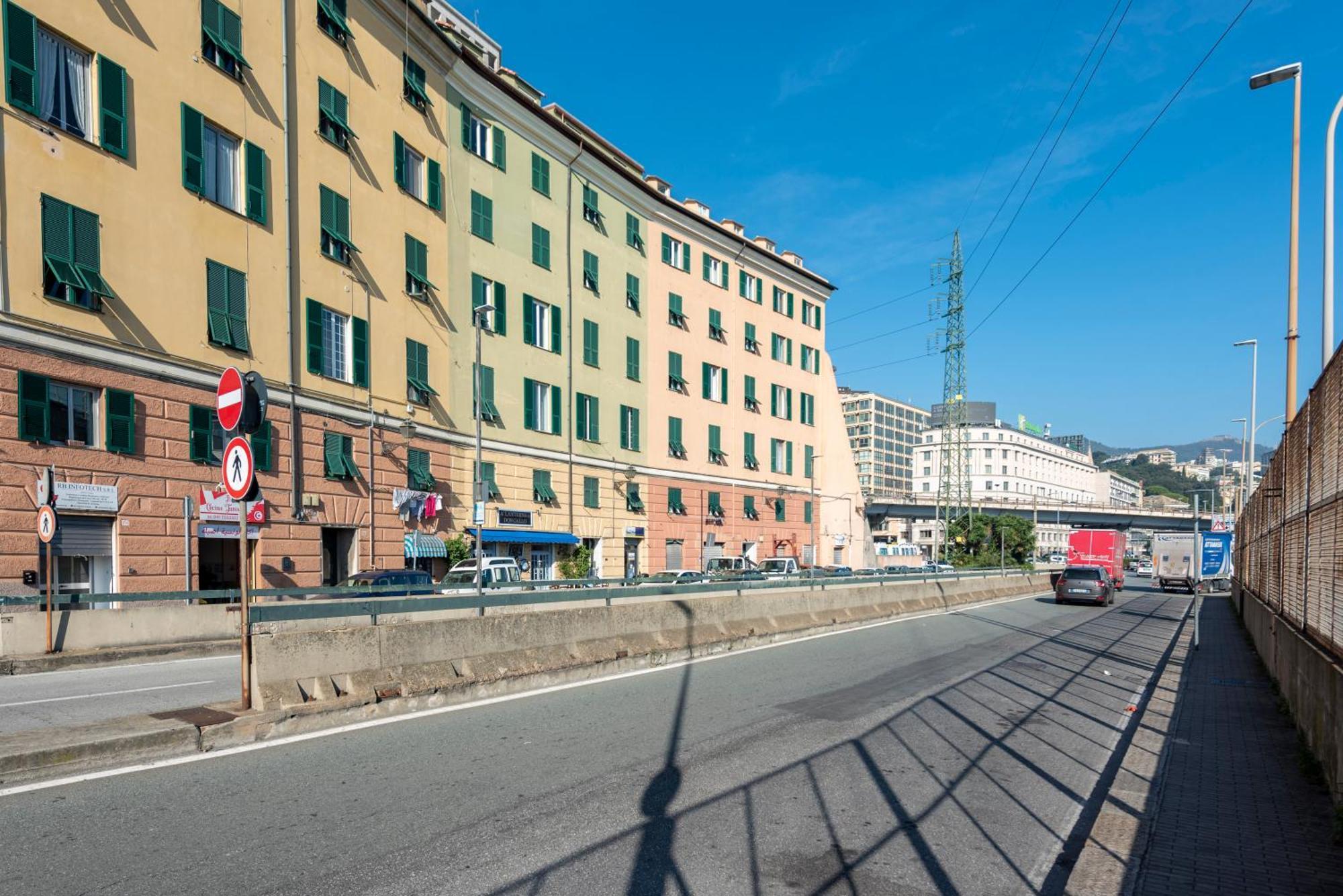 Joivy Pleasant 2br Flat Next To Port Genua