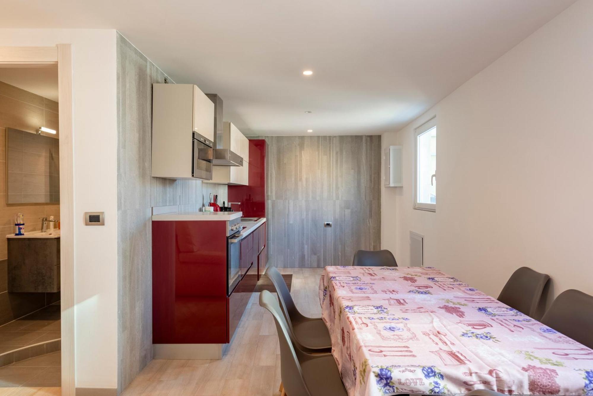 Apartment Joivy Pleasant 2br Flat Next To Port *